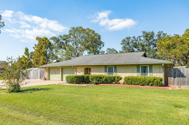 229 Yaupon, Brazoria, TX, 77422