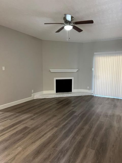 9707 Richmond, Houston, TX 77042