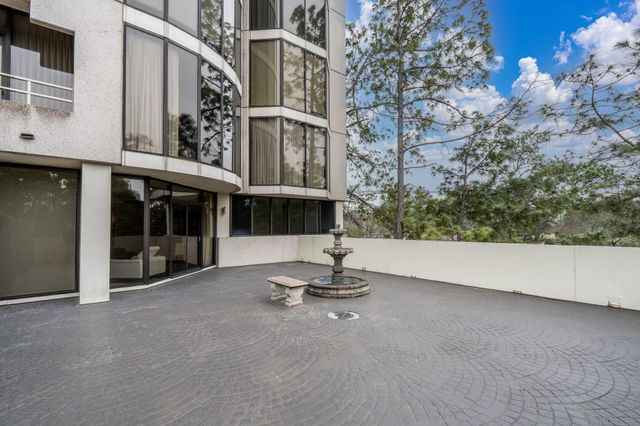 150 Gessner, Houston, TX, 77024