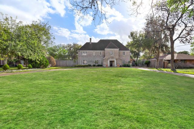  3620 S Macgregor Way, Houston, TX 77021