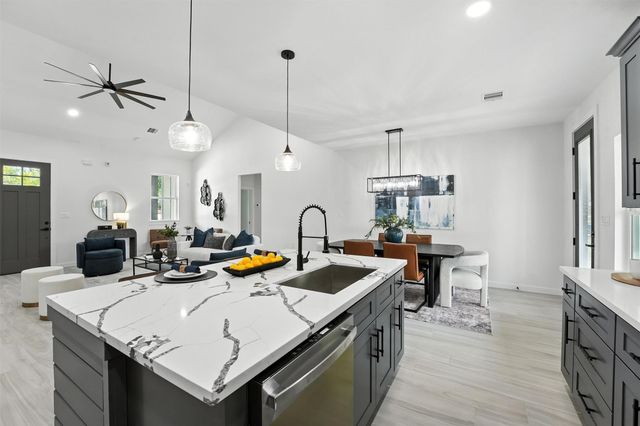  252 Davis Bend Rd, Alvin, TX 77511