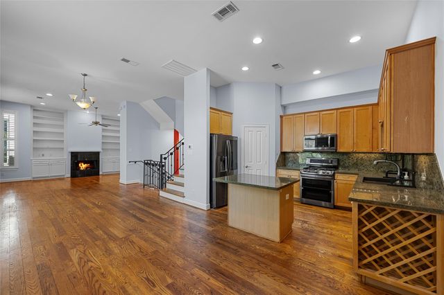 1819 Waugh, Houston, TX, 77006