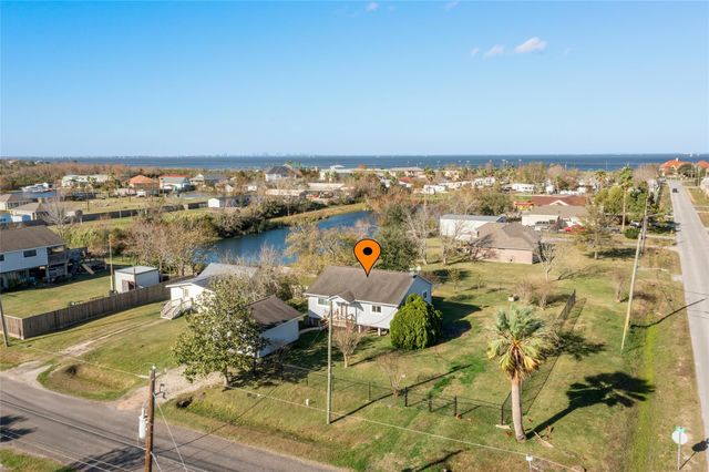 2704 Avenue D, San Leon, TX, 77539