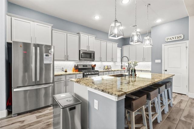 4802 Wagtail Way, League City, TX 77573