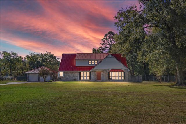  2920 Grace Ln, Highlands, TX 77562