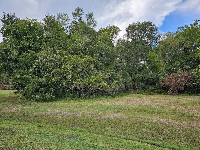 1050 Winchester Trail, Angleton, TX, 77515