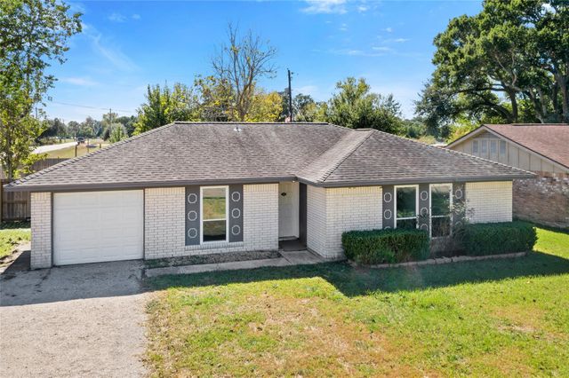 817 Circle, Alvin, TX, 77511