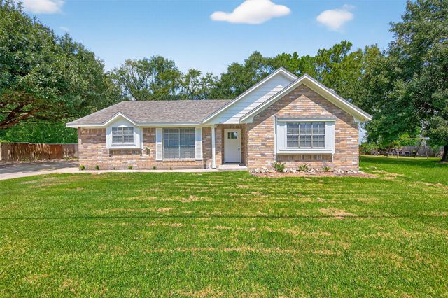 524 Pinewood, Conroe, TX 77385