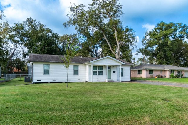 609 Pine, Sweeny, TX, 77480