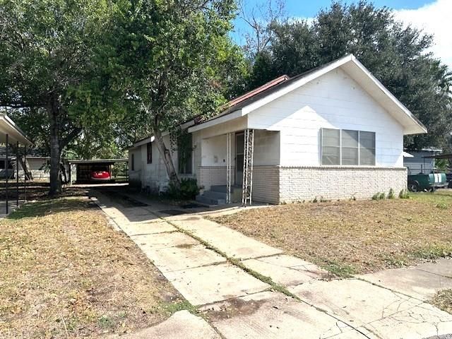 316 E Post Office st, Eagle Lake, TX, 77434