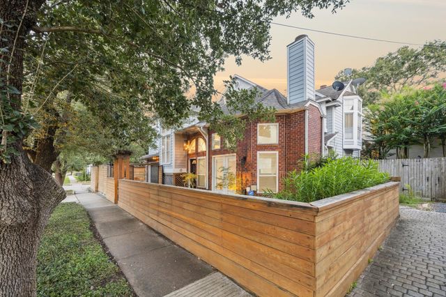 220 8th, Houston, TX, 77007