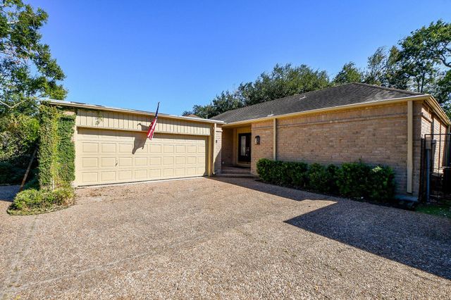  2930 Country Club Blvd Blvd, Sugar Land, TX 77478