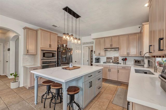 6919 Gold River, Missouri City, TX, 77459