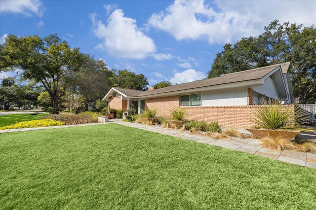 10102 Knoboak Dr, Houston, TX 77080