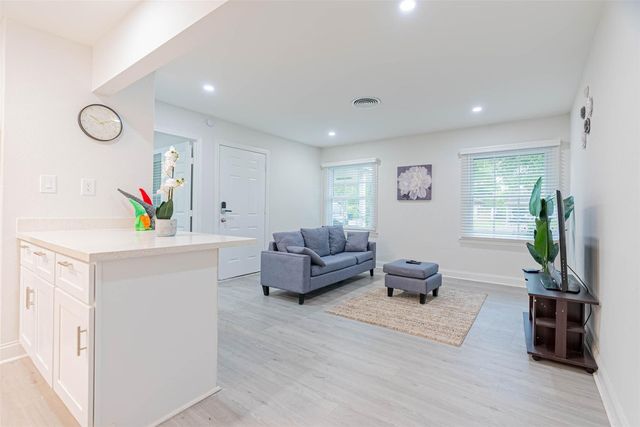 5030 Yellowstone, Houston, TX, 77021