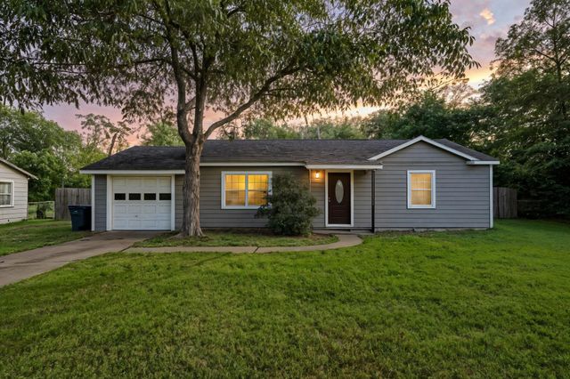 313 Dumble, Alvin, TX, 77511