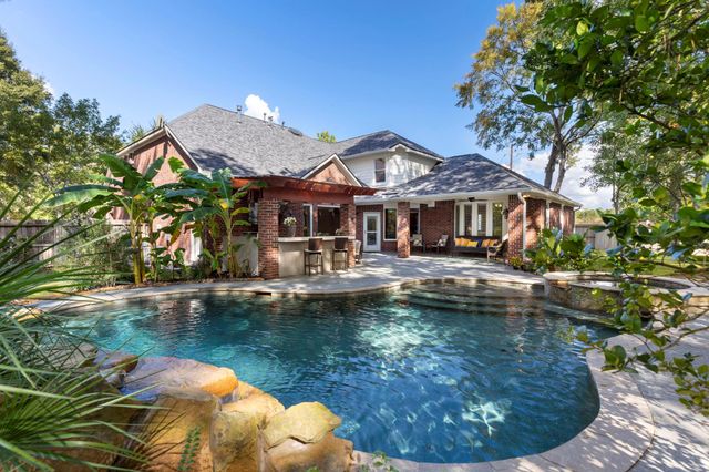 2102 Hickory Village, Kingwood, TX 77345