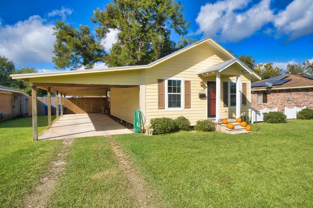626 Gray, West Columbia, TX, 77486