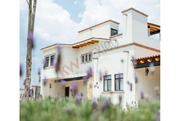 83 Condesa de Girón y Velasco, San Miguel de Allende