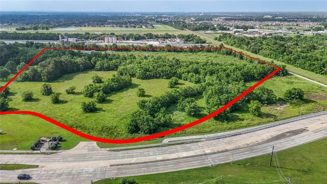 3901 Magnolia Parkway in Pearland, Texas