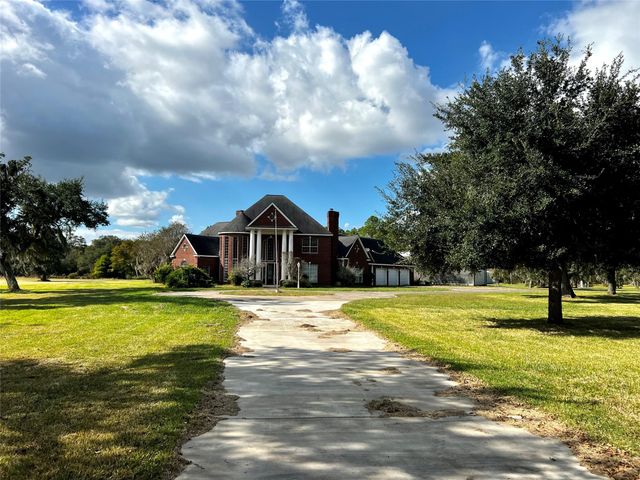 1616 Milian, Sweeny, TX, 77480