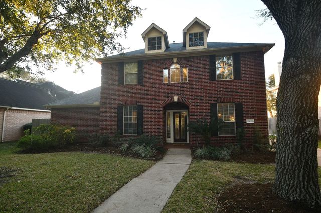  2438 Plantation Bend Dr, Sugar Land, TX 77478