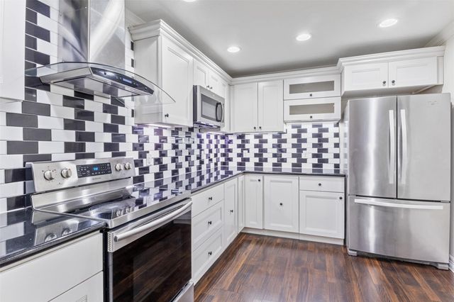 1918 Crestdale, Houston, TX, 77080