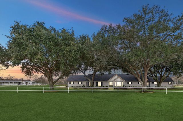  6911 Oak Ln, Richmond, TX 77406