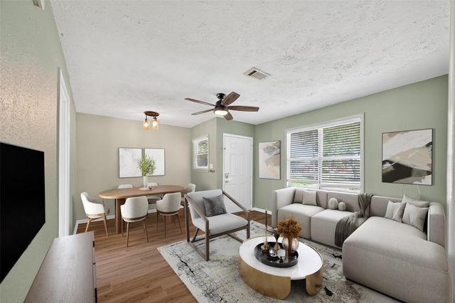 702 Holmes, La Porte, TX, 77571