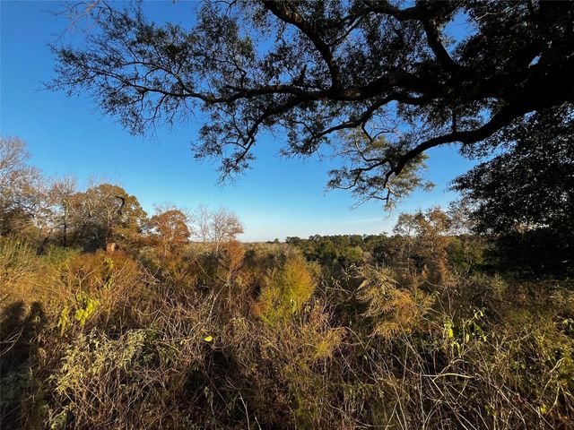  231 County Road 2190, Cleveland, TX 77327