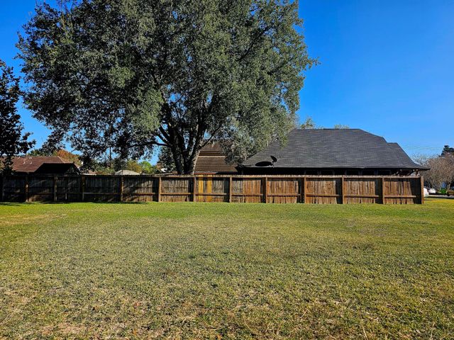 5201 Hampton Court, Rosenberg, TX, 77471