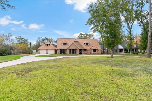 2404 Taylor Ln, Pearland, TX 77581