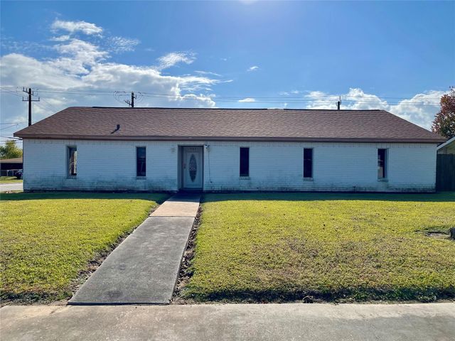 903 8th, Freeport, TX, 77541