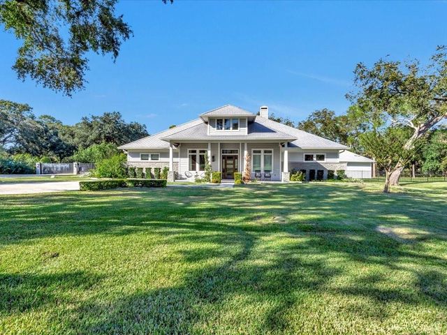  400 Hillcrest Dr, Richmond, TX 77469