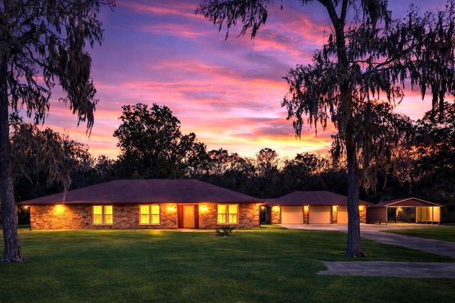 436 County Road 502a, Sweeny, TX, 77480