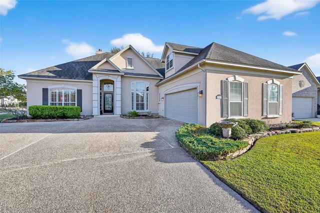  249 Blue Hill Dr, Montgomery, TX 77356