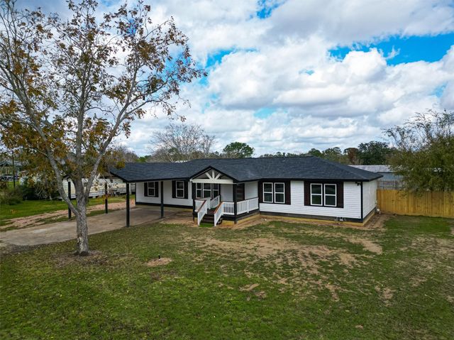  2311 8th St, Liverpool, TX 77577