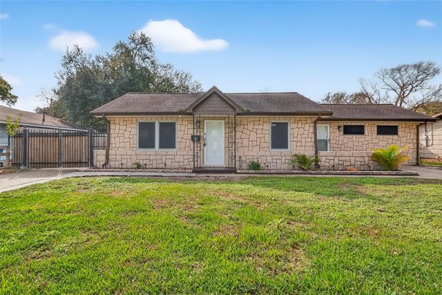 425 20th, Texas City, TX, 77590