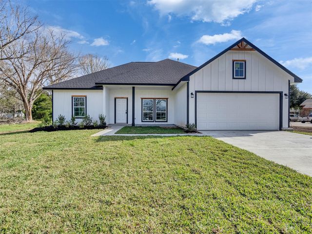 302 Gaines, Brazoria, TX, 77422
