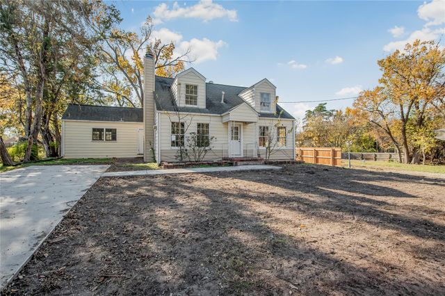  1207 E 27th St, Bryan, TX 77803