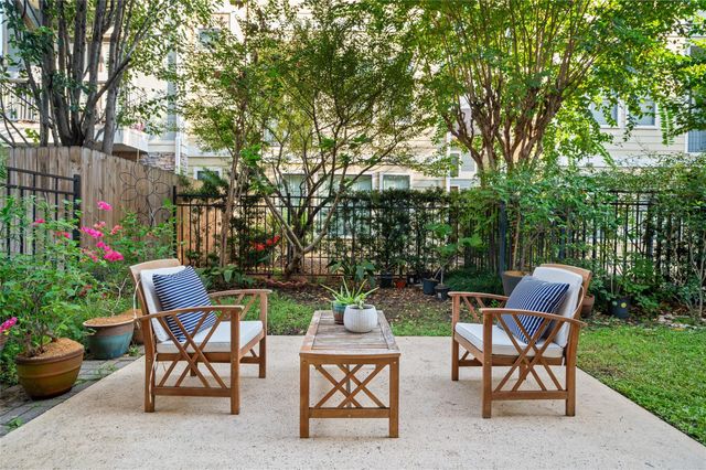 2423 Beall, Houston, TX, 77008