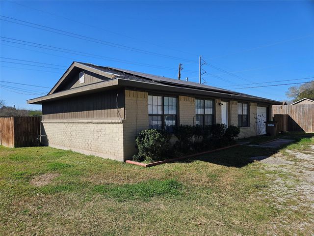 3618 Curry, Dickinson, TX 77539