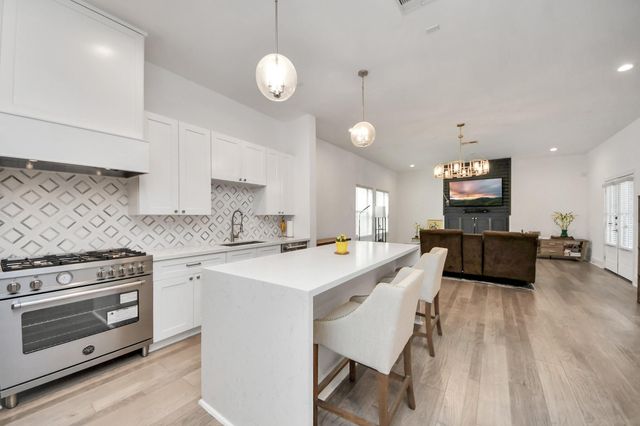 1217 Edwards St — Washington Corridor