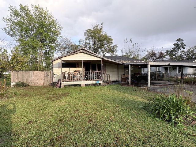  8922 Heatherside St, Houston, TX 77016