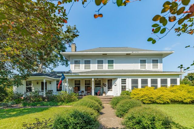  406 W Washington St, Brazoria, TX 77422