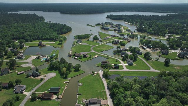 92 Wildwood Lake, Huntsville, TX, 77340