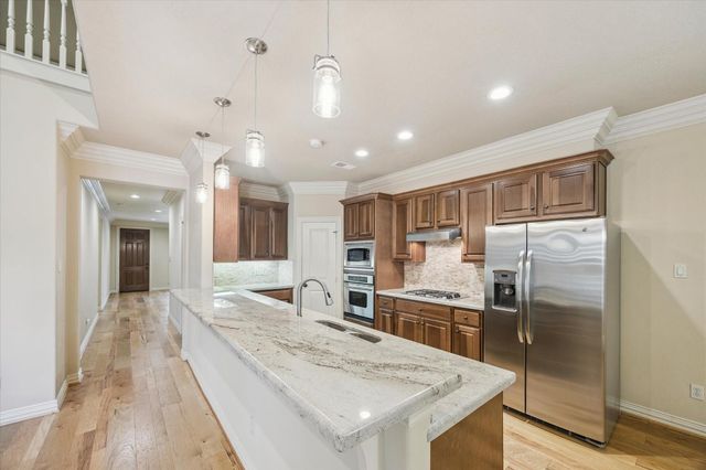 2063 Spring Cedar Ln, Houston, TX 77077 - HAR.com