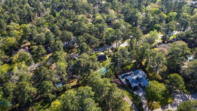  2007 Seven Oaks Dr, Kingwood, TX 77339