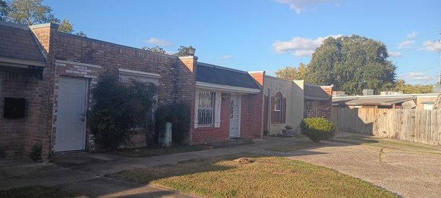 1405 Shadowdale, Houston, TX, 77043