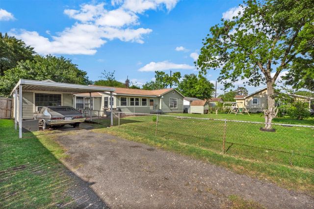  808 Morrell St, Baytown, TX 77520